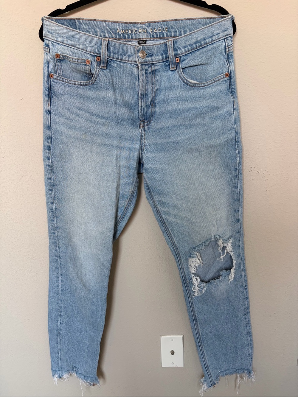 American Eagle Outfitters Men's Light Wash Ripped Skinny Jeans
